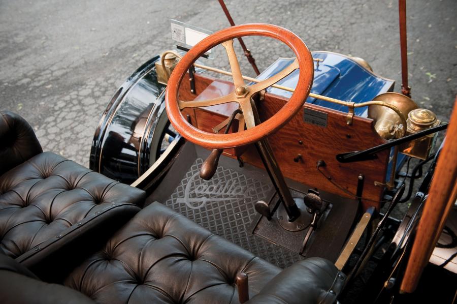  Cadillac Model F 4-Passenger Touring 1904 года  (фото 19 из 19)